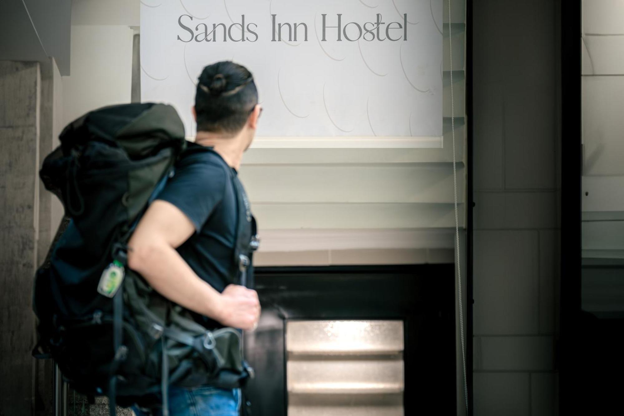 Sands Inn Hostel Рияд Екстериор снимка